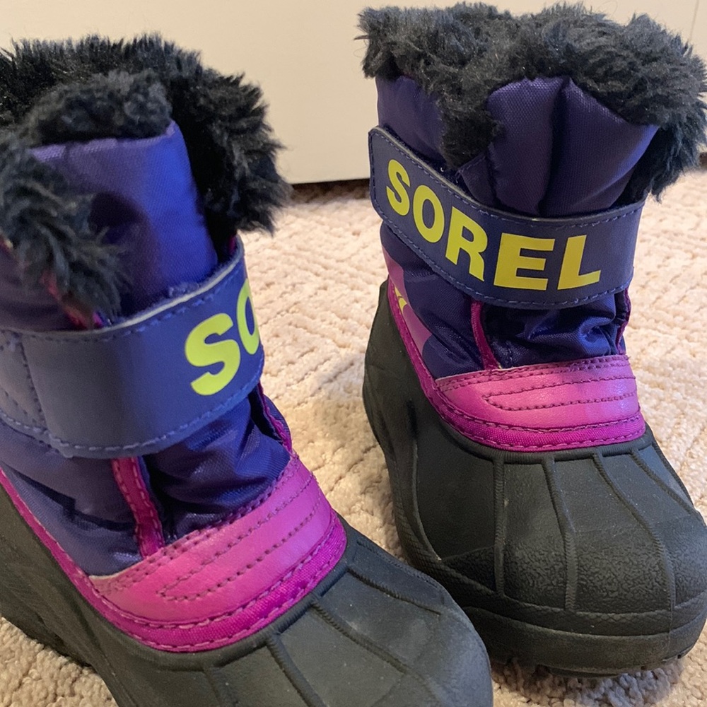Sorel girls size 8 boots winter purple yellow
